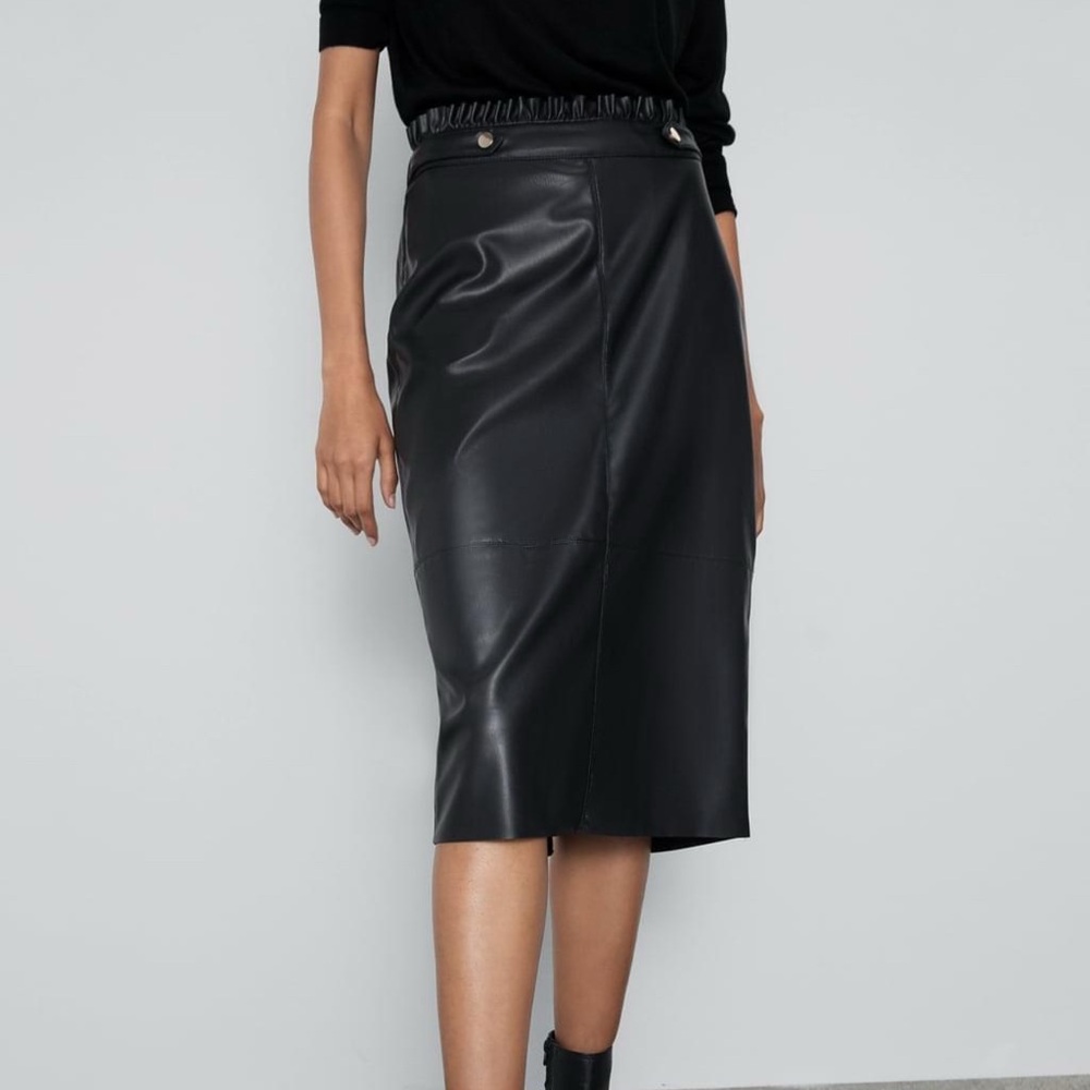 Zara Ruffle waist faux leather skirt NWT